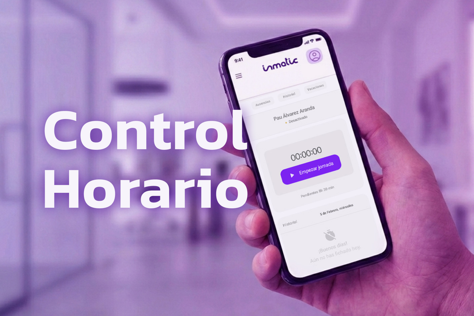 Software de control horario 2026 de INMATIC en un teléfono móvil, mostrando el registro de jornada digital para cumplir con la normativa de la AEPD y evitar sanciones de la Inspección de Trabajo.
