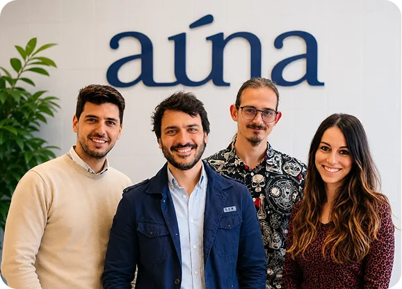 El equipo de Aúna Asesores en su oficina